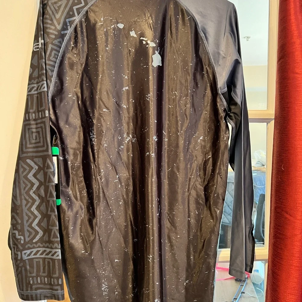 DaHui Long Sleeve Athletic Shirt - Black and Gray - Picture 3 of 4